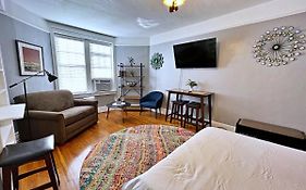 Charming Studio Apartment In The Heart Of The Beautiful Historic Fisher Park Neighborhood! Free High-Speed Internet!